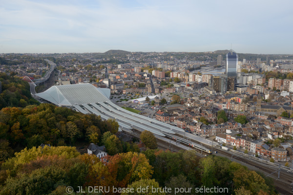 gare de Liège-Guillemins
et tour des finances